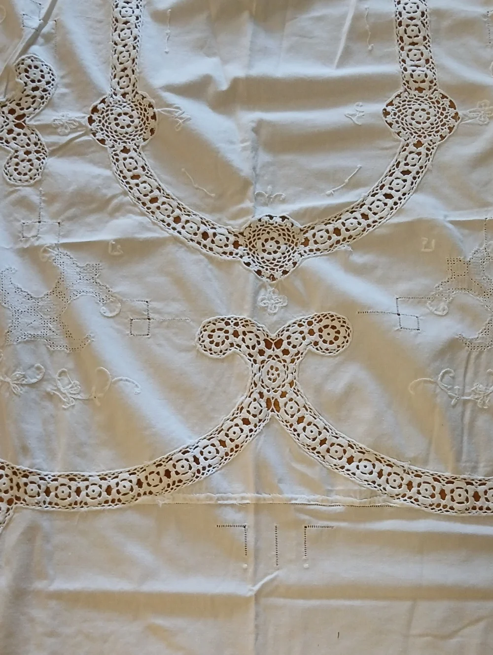 Vintage Handmade Tablecloth Set